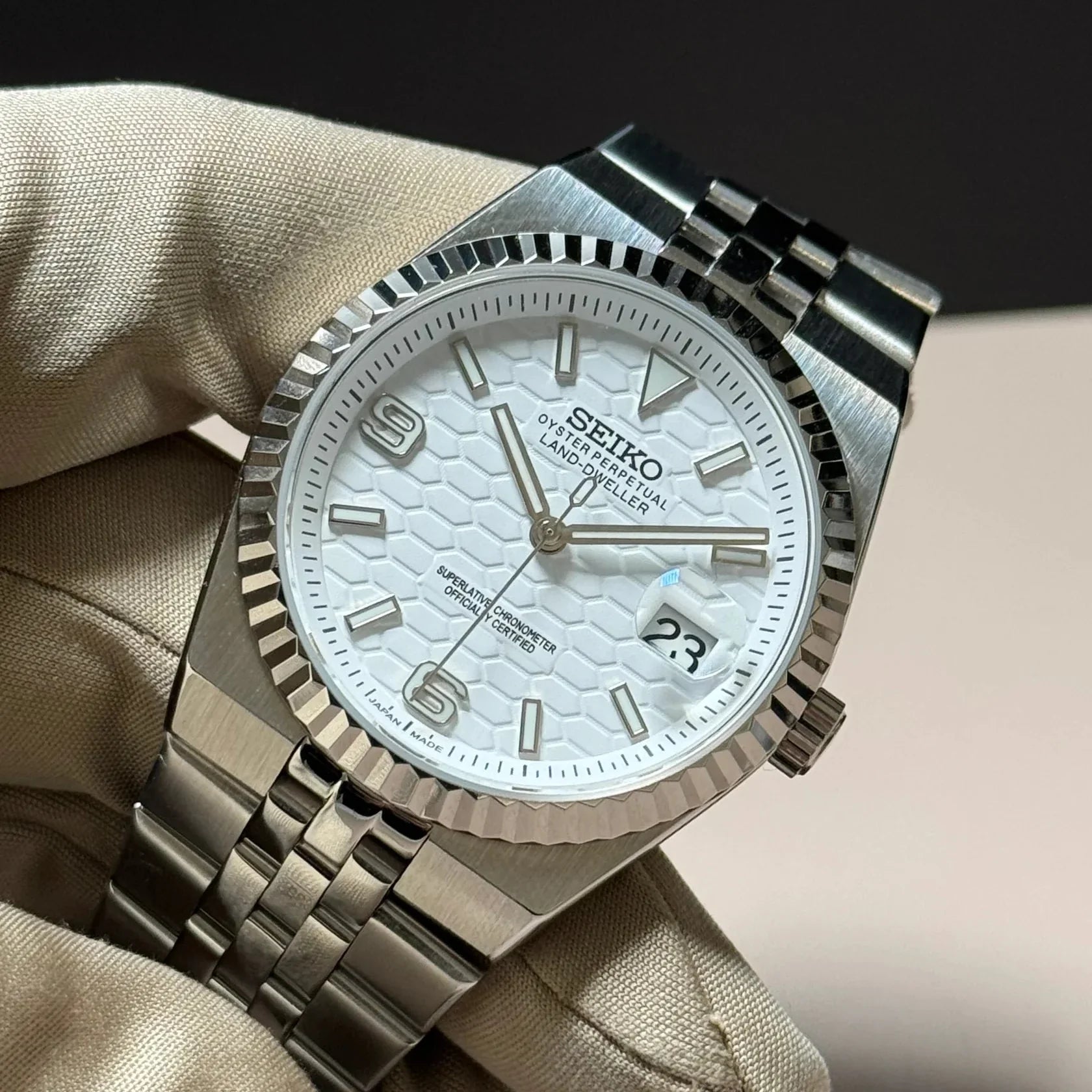 Landeiko White