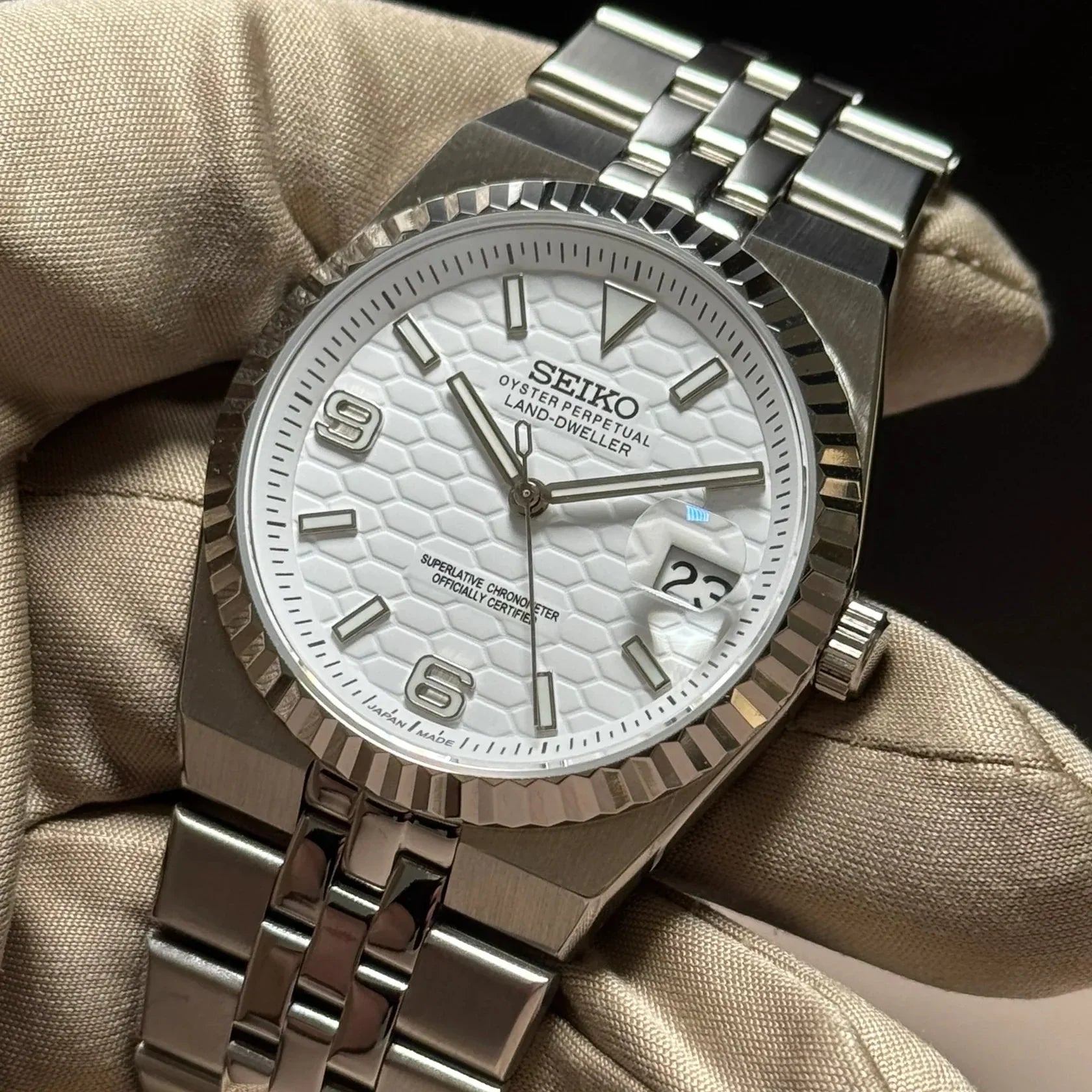 Landeiko White