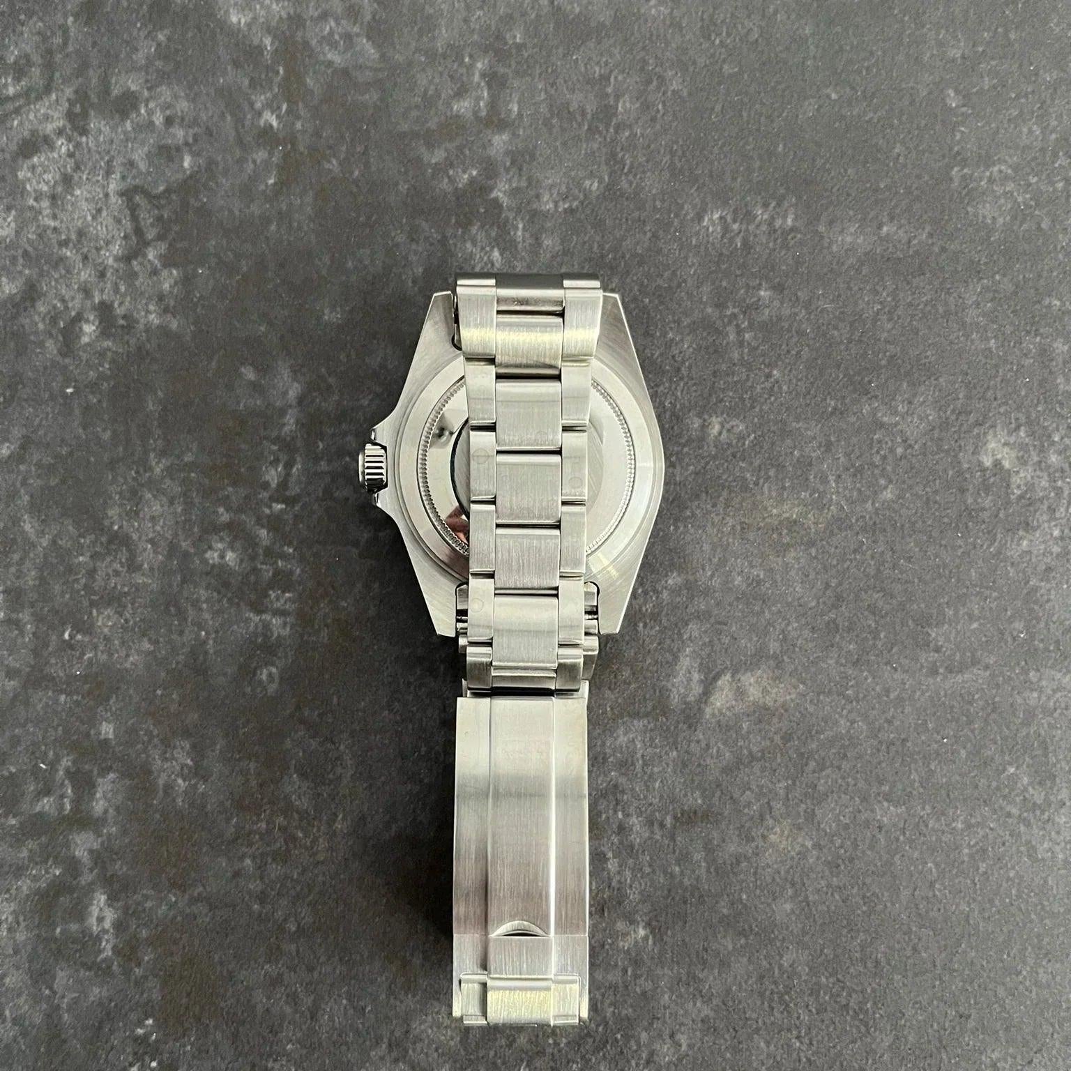 Explorer ll GMT